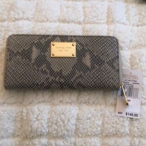 Michael Kors Jet Set Wallet